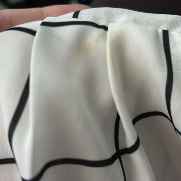 White windowpane surplice blouse - Picture 4 of 4